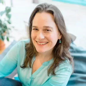 Professional-profile-pic-Clara-Goldberg-Freeman